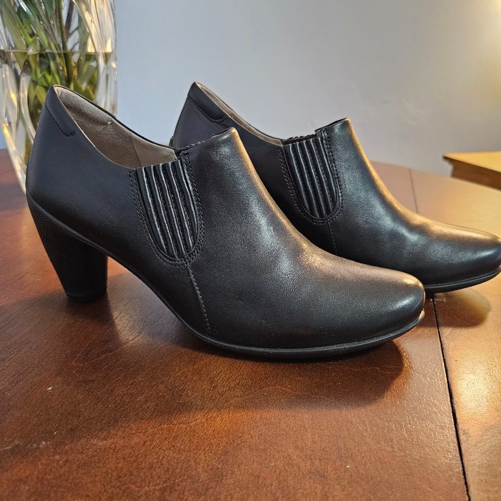 Ecco Luxury Shooties Black Leather Sz. 40 (9 American)